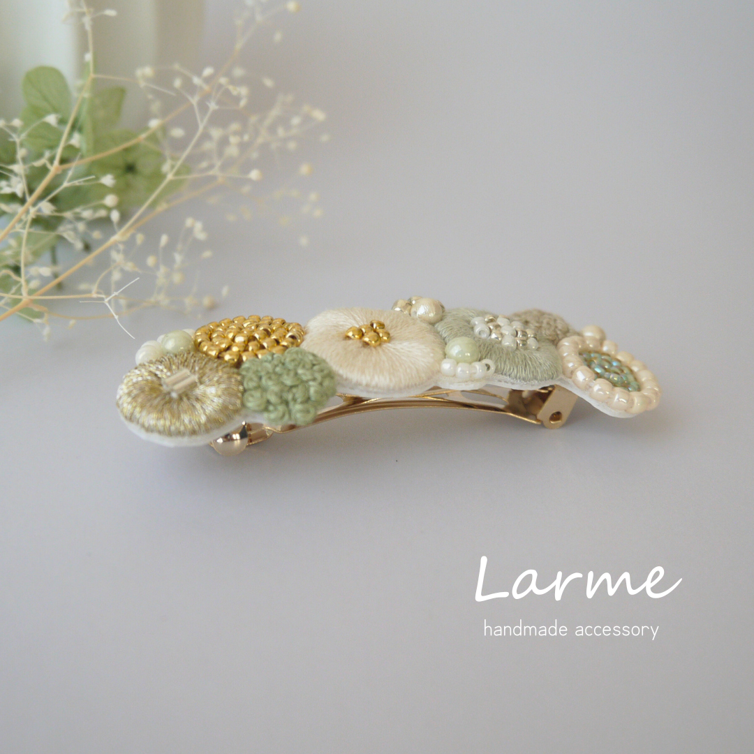 優しいグリーン♡marumaru 刺繍バレッタ
