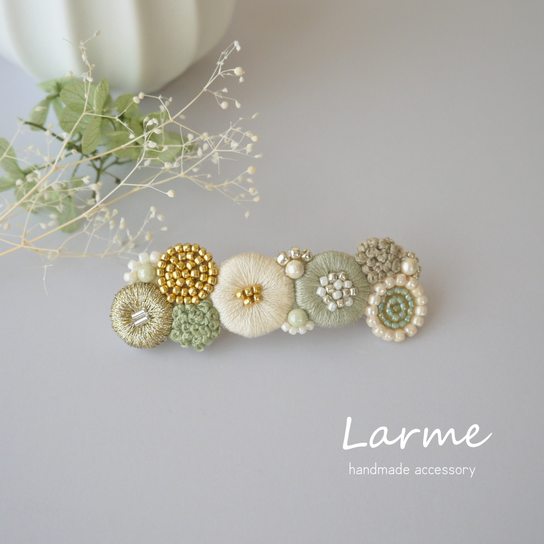 優しいグリーン♡marumaru 刺繍バレッタ