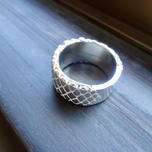 仁尾彫金『プラチナ、平打パイソンリング』ハンドメイド411 指輪