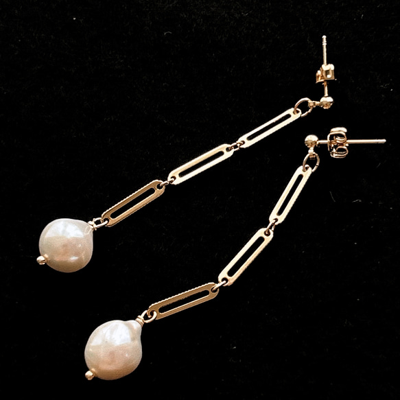 残り1点　Blanco. ドロップ型パール　チェーンピアス ゴールド 1枚目の画像