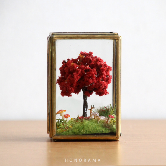 紅葉の木とシカ 真鍮フレーム ミニチュア アート 1枚目の画像
