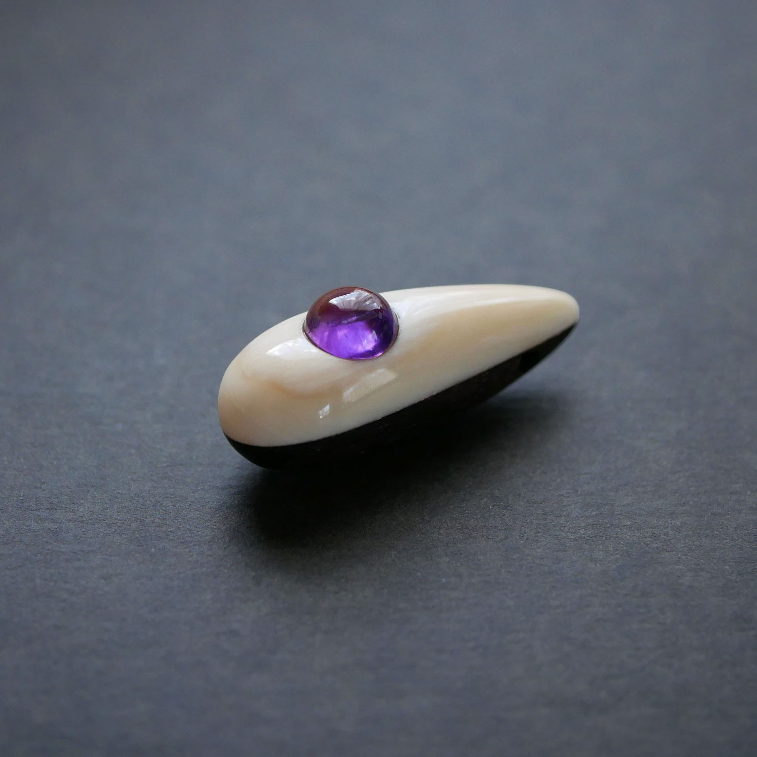 【1点物】クジラ歯×アメジスト×縞黒檀のネックレス