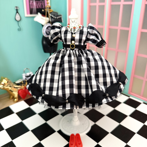 22cmドールドレスサンプル作成品 ブラックギンガムのレトロドレス ドール服 1/6ドール 22cmドール