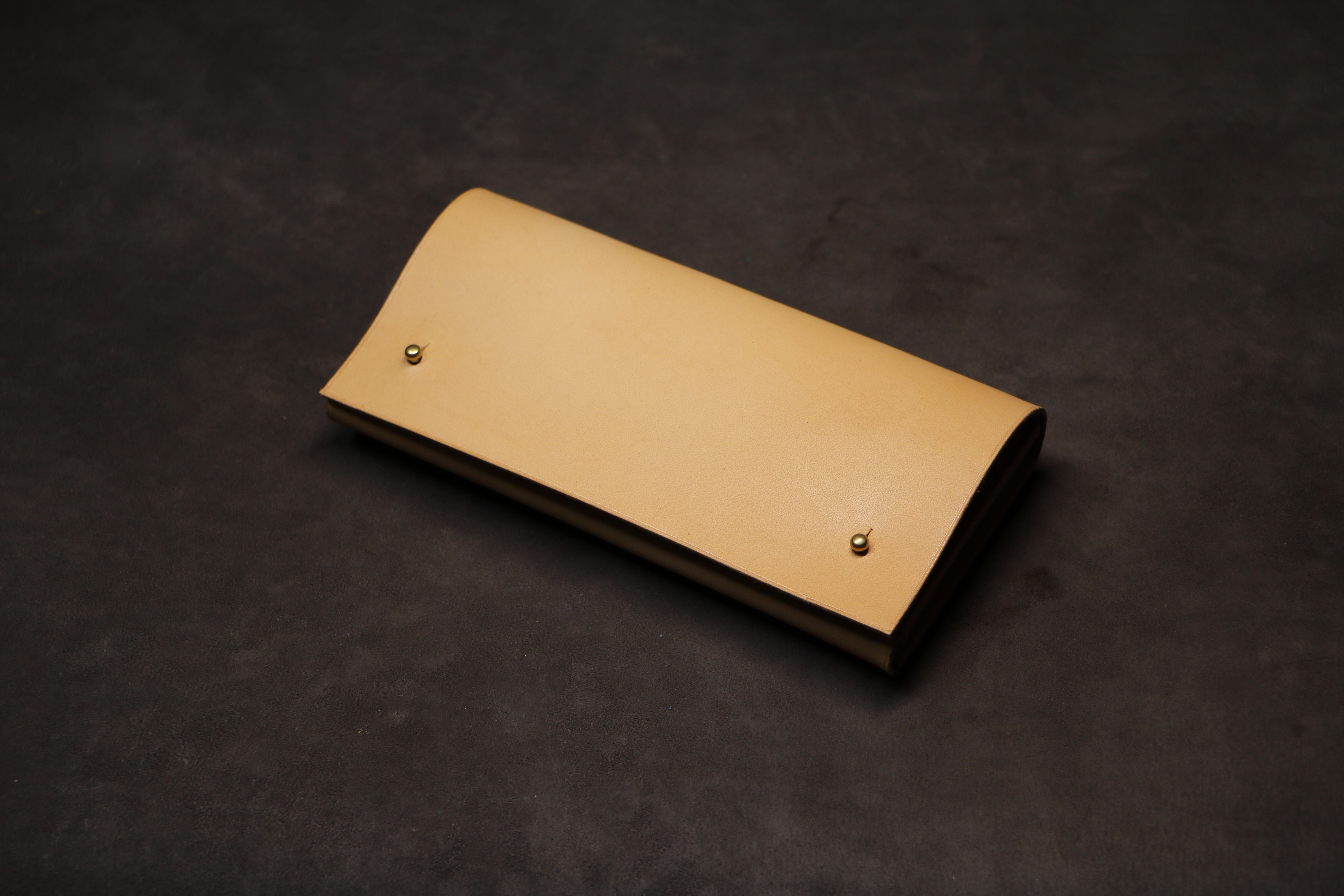 【ギボシ留め長財布】国産ヌメ 生成り EA-019