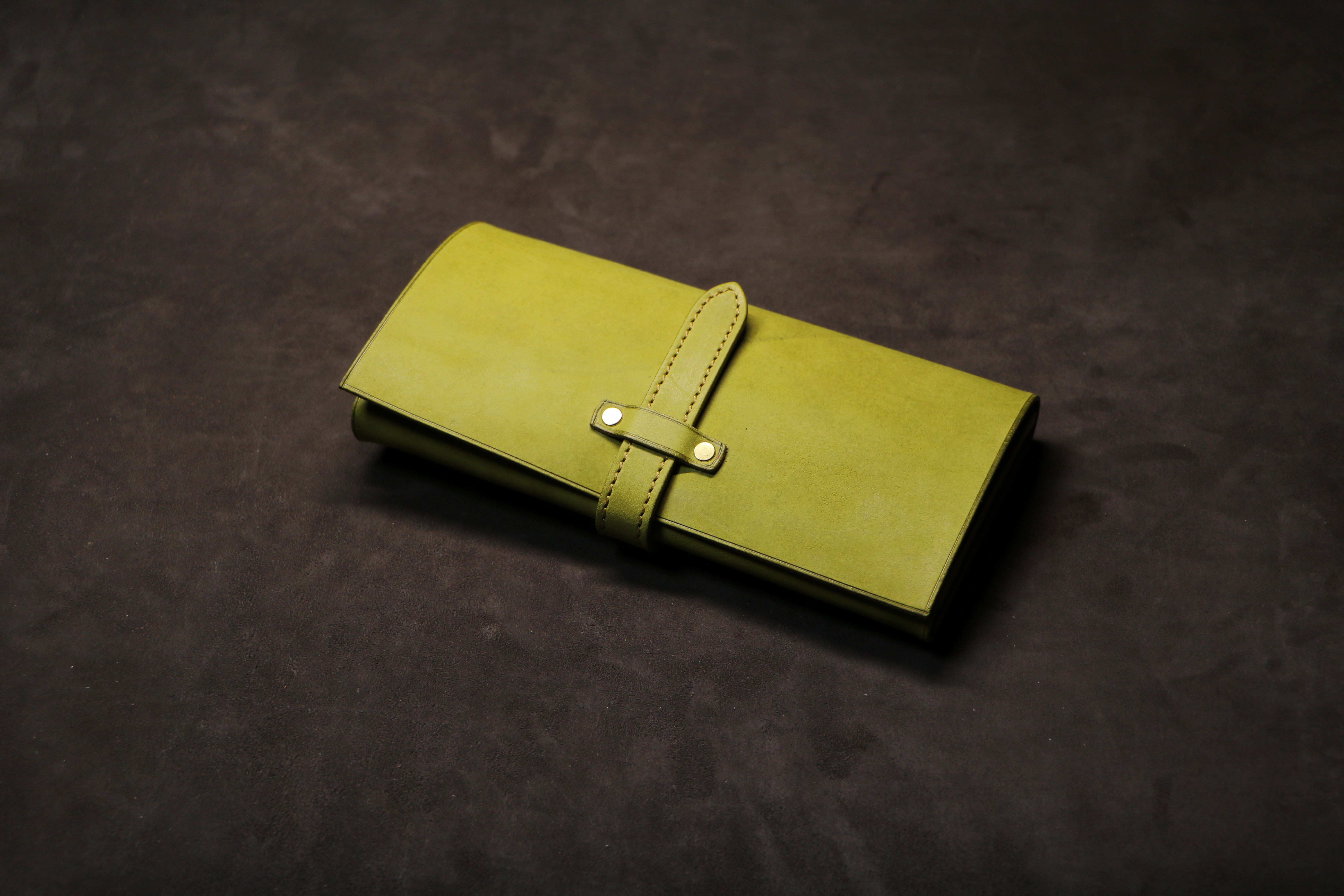 【ベルト留め長財布】国産オイル ライム EA-020