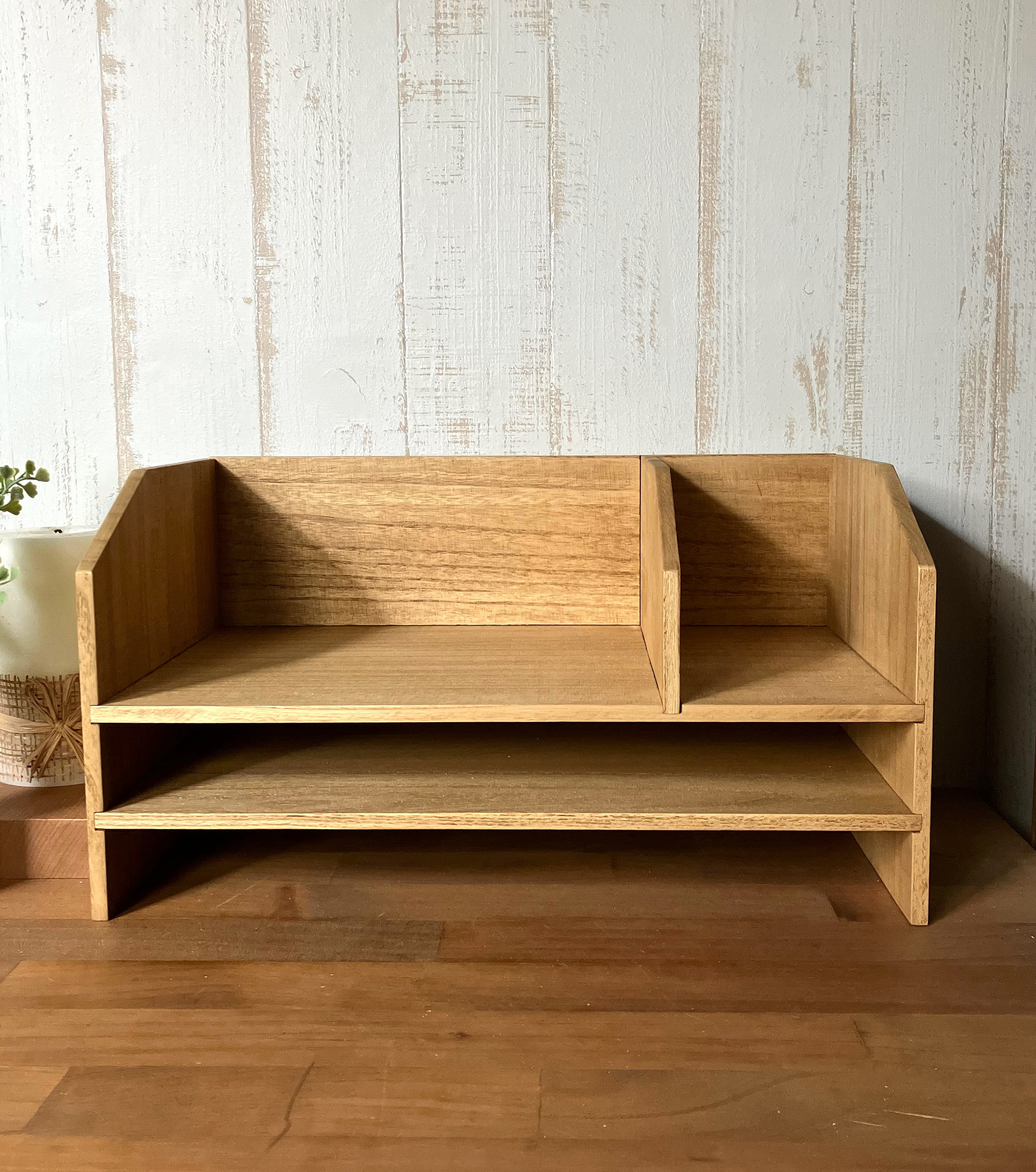 ノートPCもすっきり収まる 手仕事の木の机上マルチラック