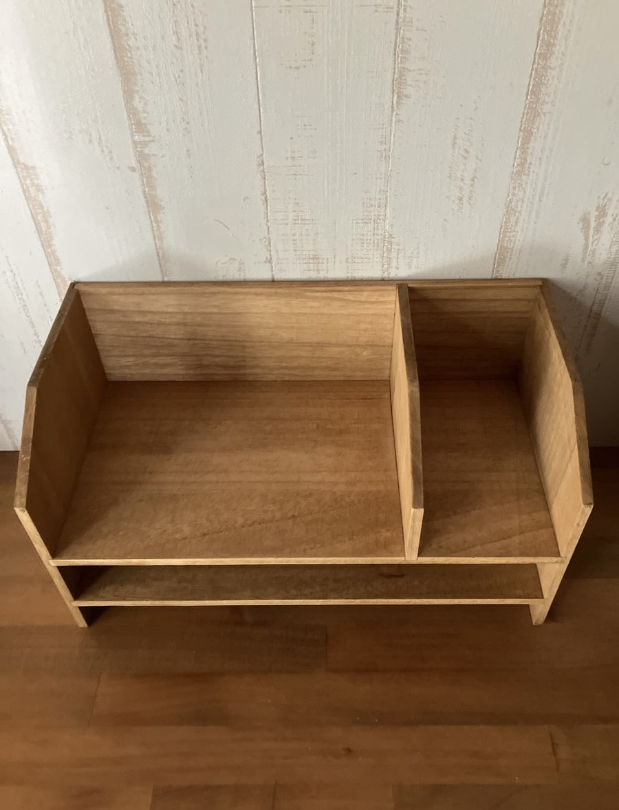 ノートPCもすっきり収まる 手仕事の木の机上マルチラック