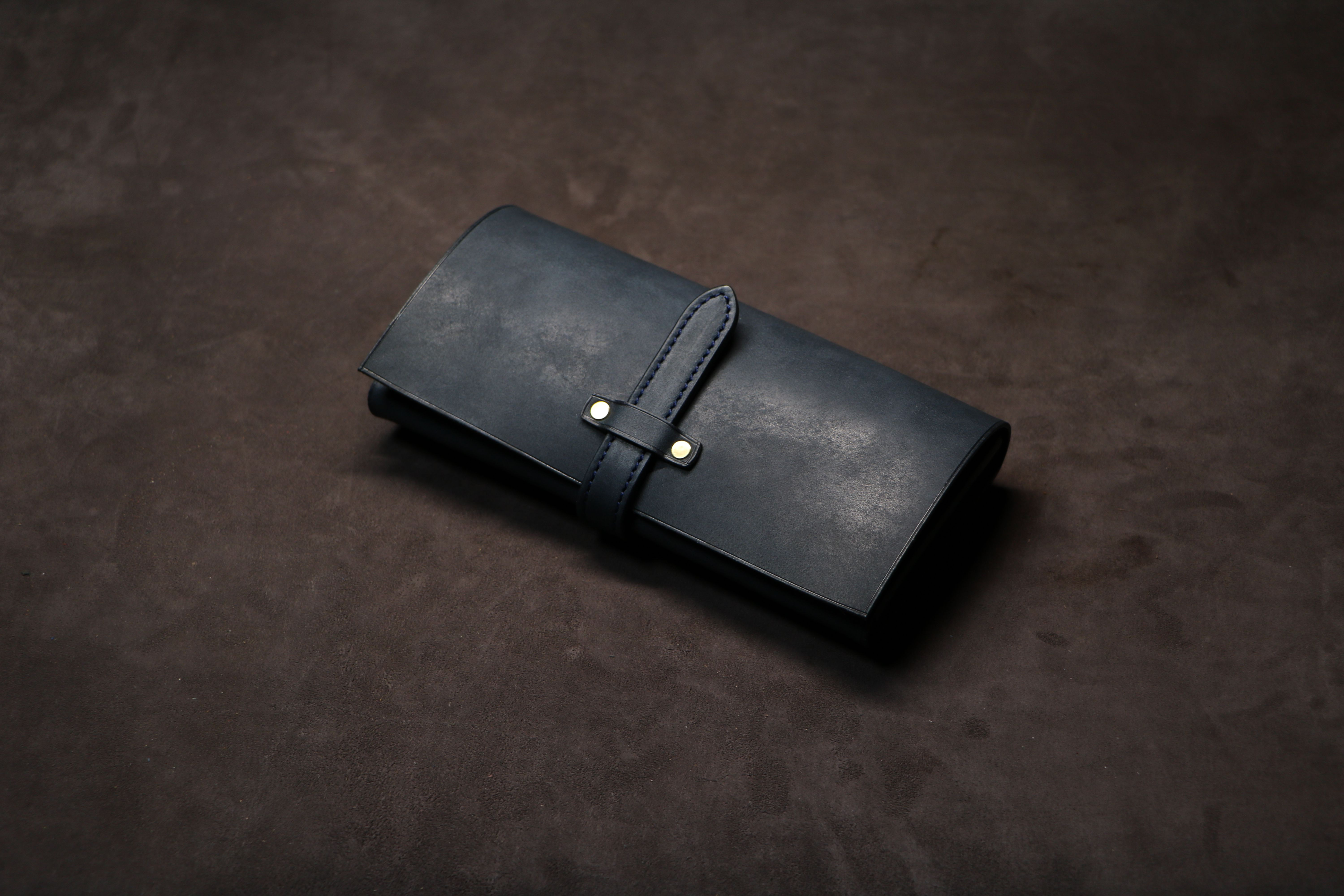 【ベルト留め長財布】国産オイル ネイビー EA-020