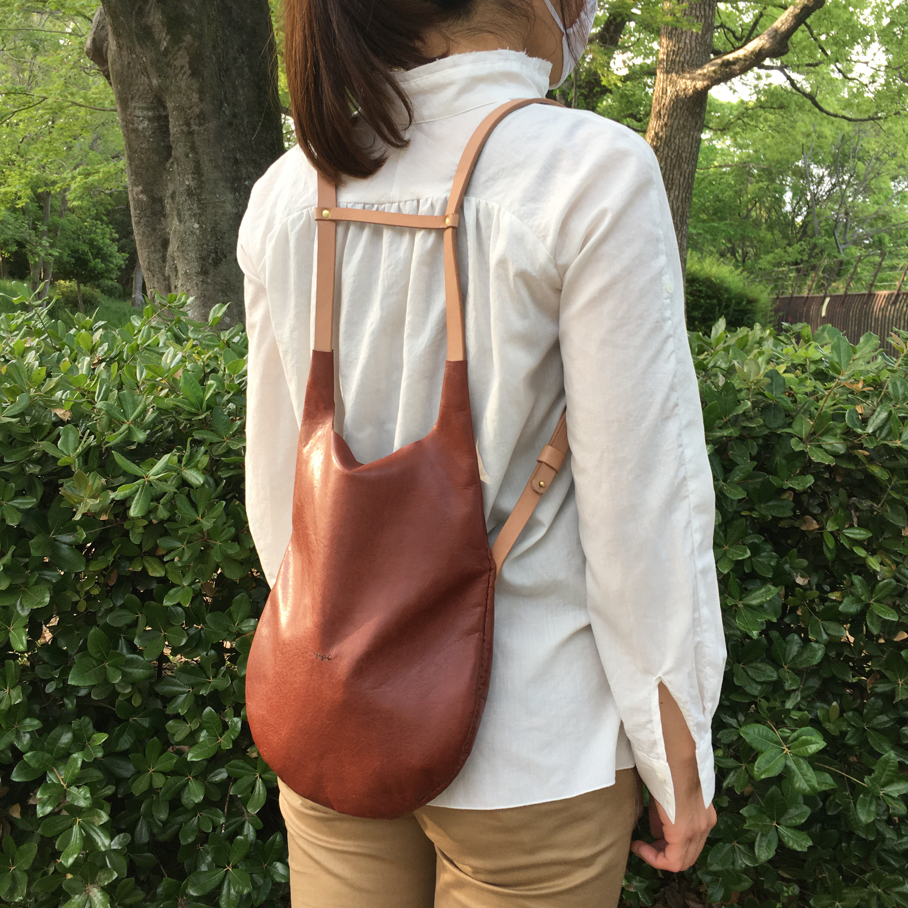 ippi(イッピ)オンブバッグ/本革のかわいいナップサック