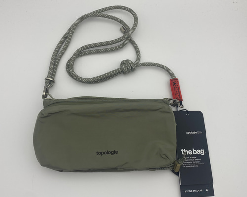 topologieショルダーバッグ ボトルサコッシュ グリーン ストラップ付き