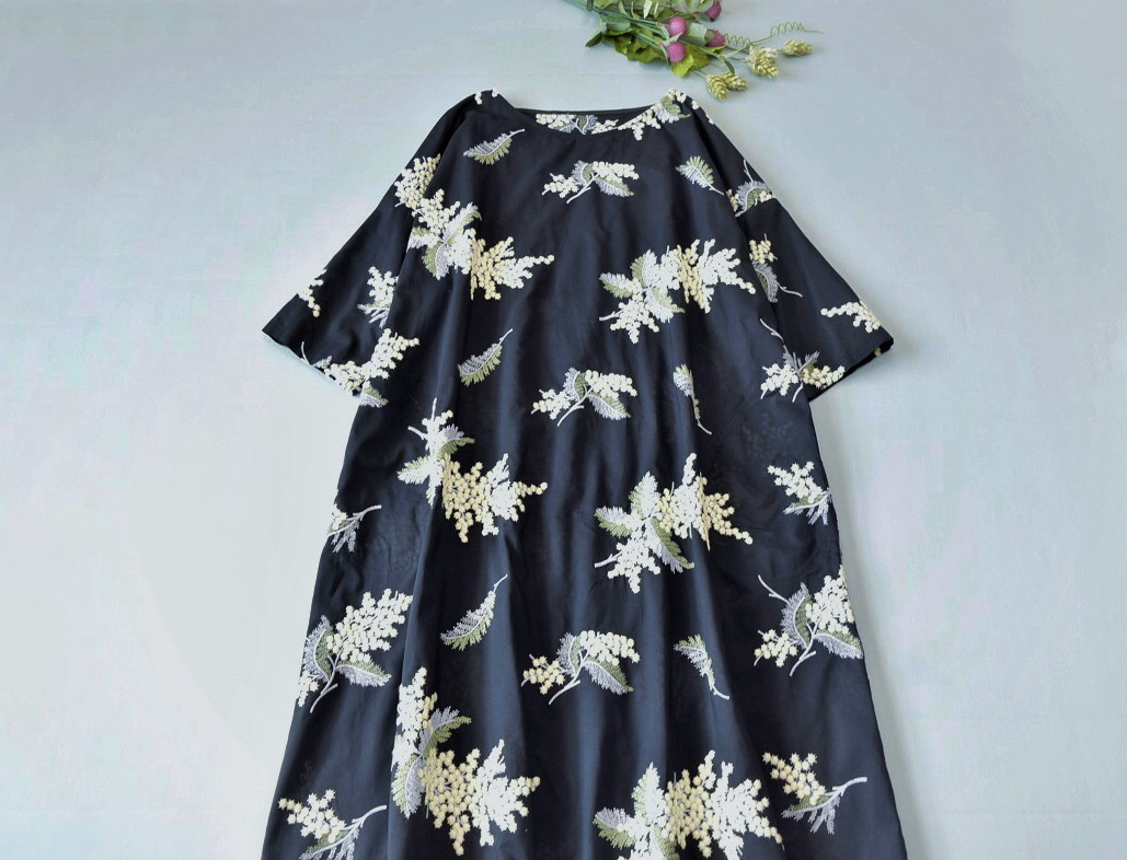 コットン100％総刺繍ポケット付きシンプルな大人可愛い五分袖ワンピース♪