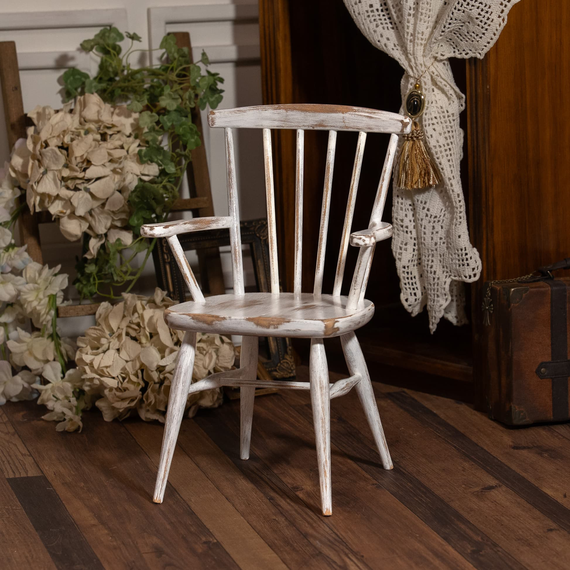 54㎝ドール用  肘掛付ウインザーチェア2025　ホワイトシャビー