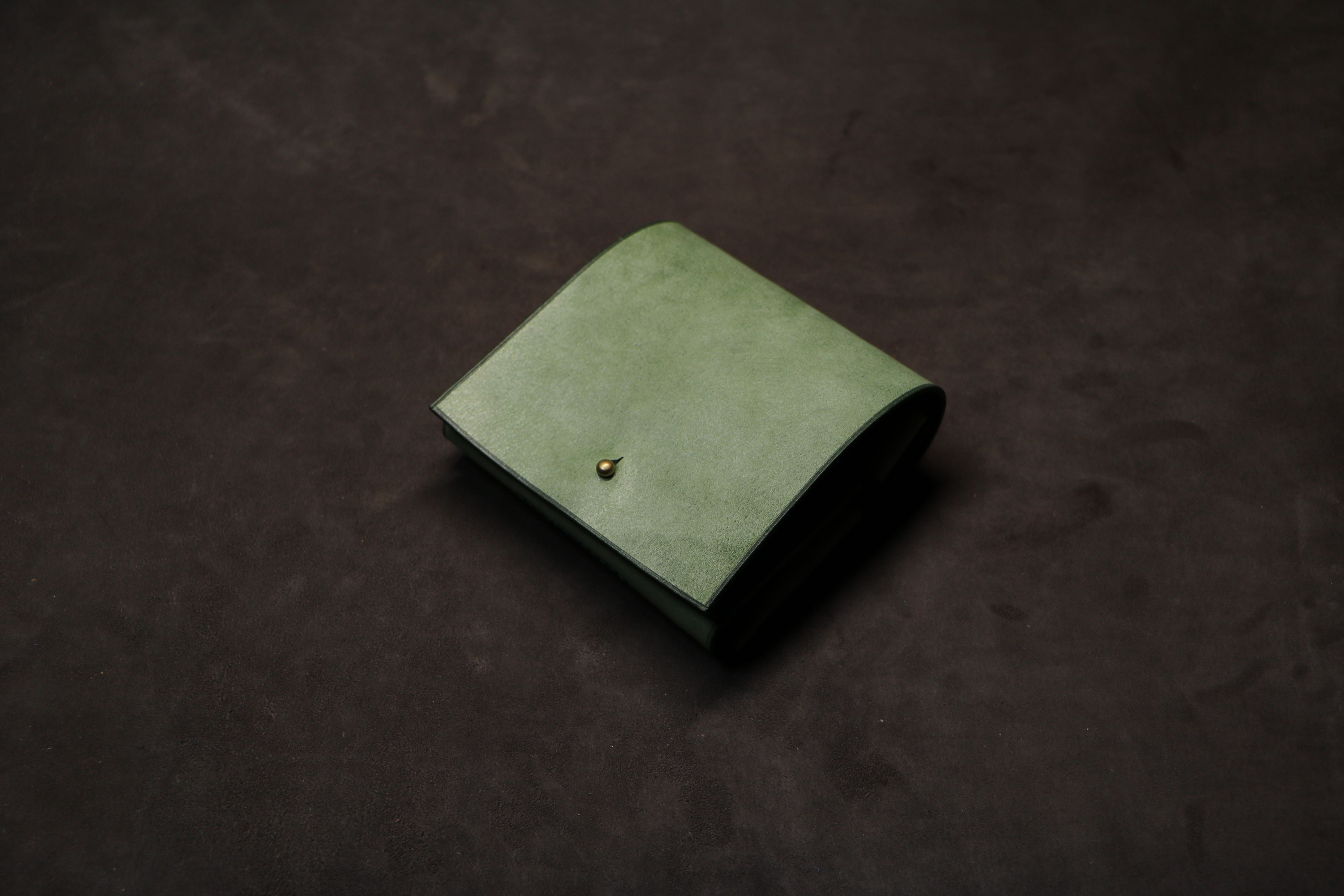 【ギボシ留めハーフウォレット】アラスカレザー グリーン ED-017