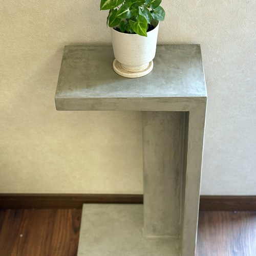 コの字型モルタルサイドテーブル、ローテーブル、ディスプレイテーブル