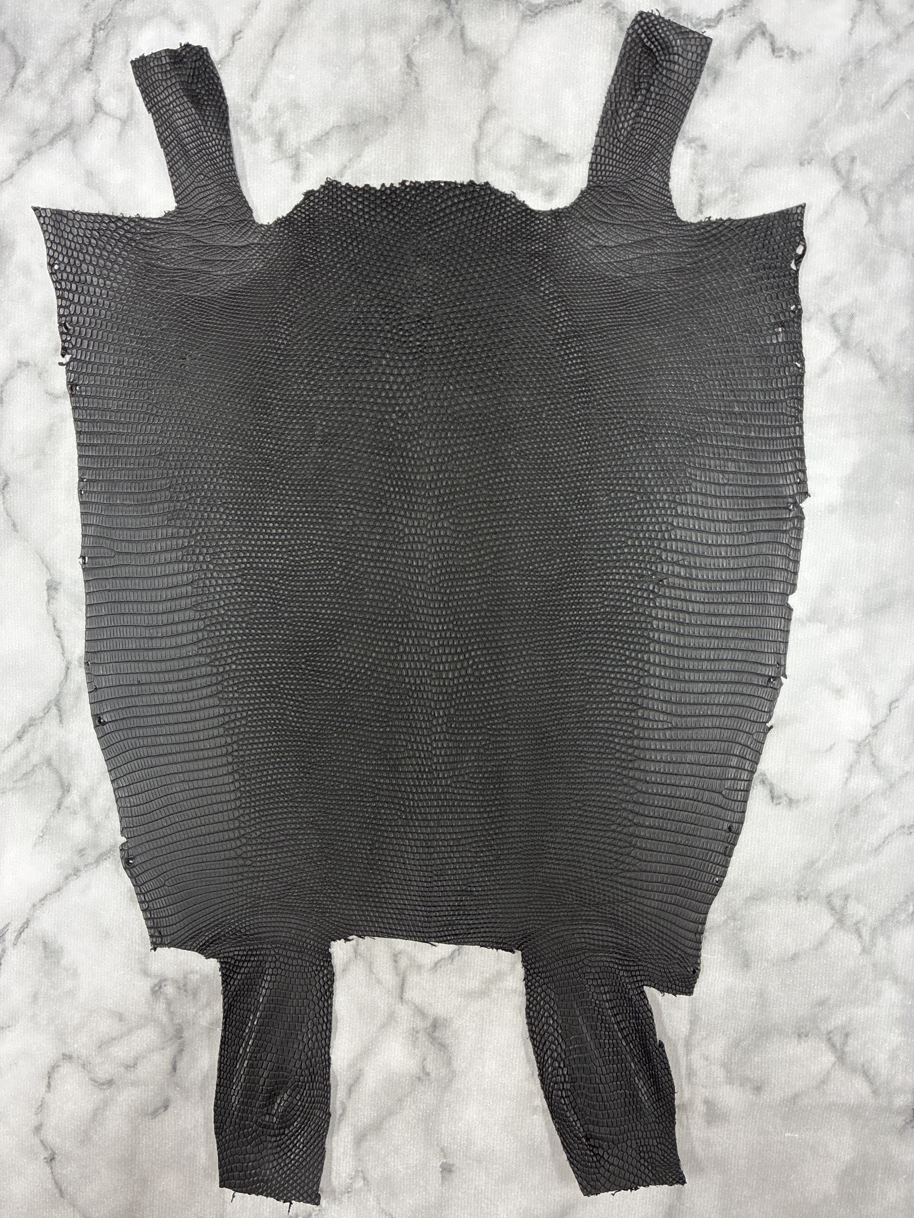 ★良品★リザード トカゲ革 ブラック×マット 腹割_L82