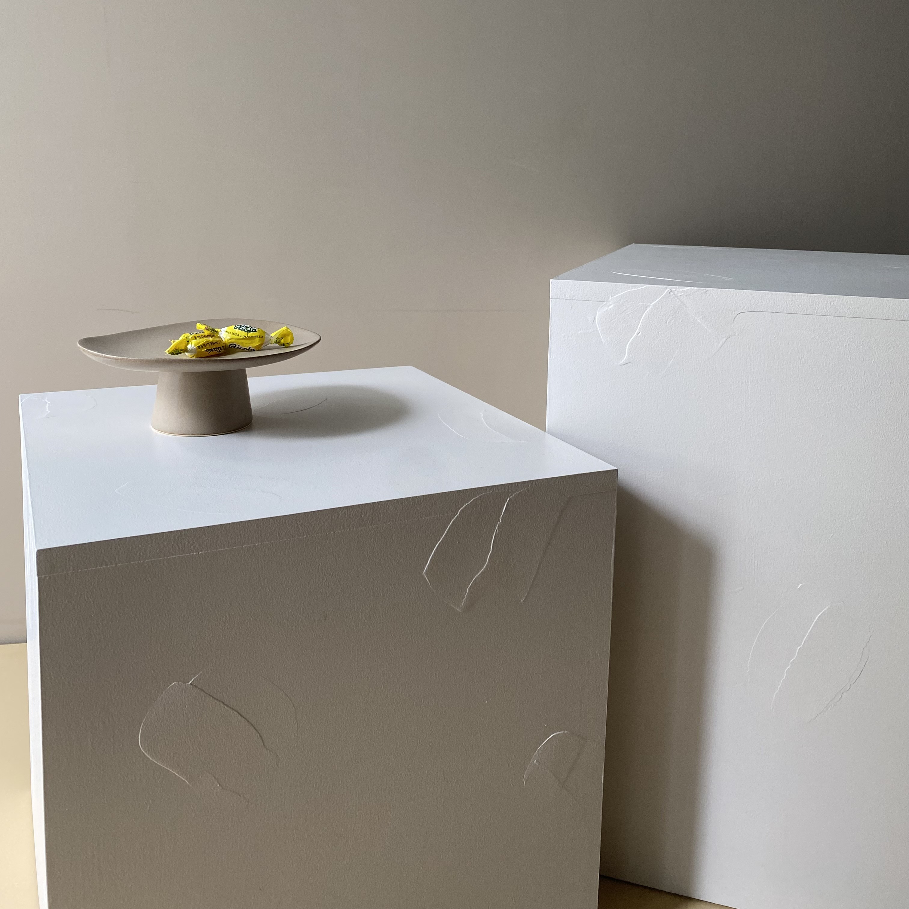 【展示品20%OFF/即納可】 WD300×H300mm ホワイト ディスプレイボックス/展示什器/花台/撮影台