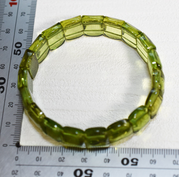 Жリトアニア産天然グリーンアンバー ファンシー 琥珀 内径17㎝ ブレスレット 5枚目の画像