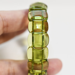 Жリトアニア産天然グリーンアンバー ファンシー 琥珀 内径17㎝ ブレスレット 3枚目の画像