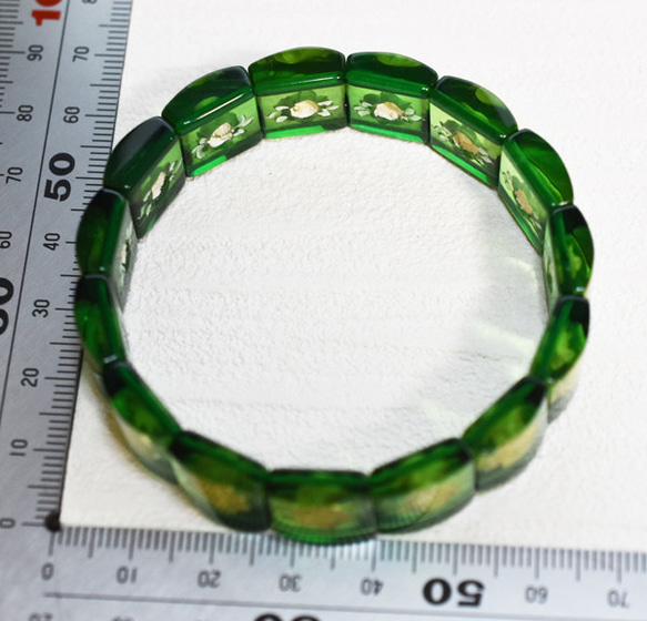 Жリトアニア産天然グリーンアンバー 薔薇 ローズ インタリオ 琥珀 内径17.2㎝ ブレスレット 6枚目の画像