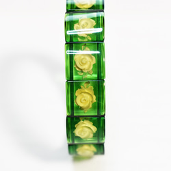 Жリトアニア産天然グリーンアンバー 薔薇 ローズ インタリオ 琥珀 内径17.2㎝ ブレスレット 4枚目の画像