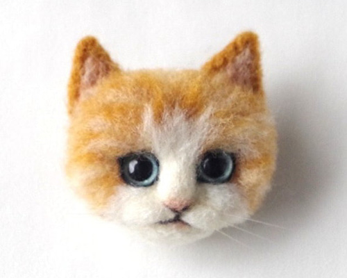 羊毛フェルト 猫のブローチ 茶白猫さん 羊毛フェルト tiny carrot 通販