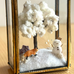 雪遊びのアカキツネ 真鍮フレーム ミニチュア アート 2枚目の画像