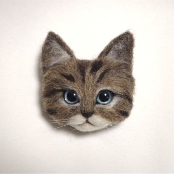羊毛フェルト 猫 ブローチ キジトラ 羊毛フェルト tiny carrot 通販