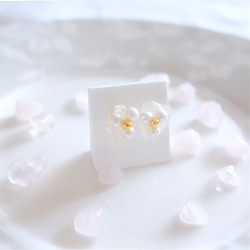 新作　一点物　天然石　大人可愛い　普段使い　お守り　お花　パール　ローズクォーツ　ステンレス　ピアス 2枚目の画像