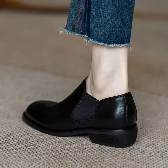 サイドゴアデザインで脱ぎ履きも楽々。サイドゴア スリッポン レザーシューズ フラットシューズ クラシック レトロ 快適 3枚目の画像