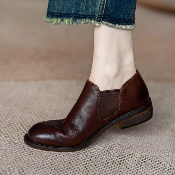 サイドゴアデザインで脱ぎ履きも楽々。サイドゴア スリッポン レザーシューズ フラットシューズ クラシック レトロ 快適 4枚目の画像