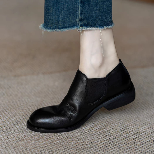 サイドゴアデザインで脱ぎ履きも楽々。サイドゴア スリッポン レザーシューズ フラットシューズ クラシック レトロ 快適 6枚目の画像