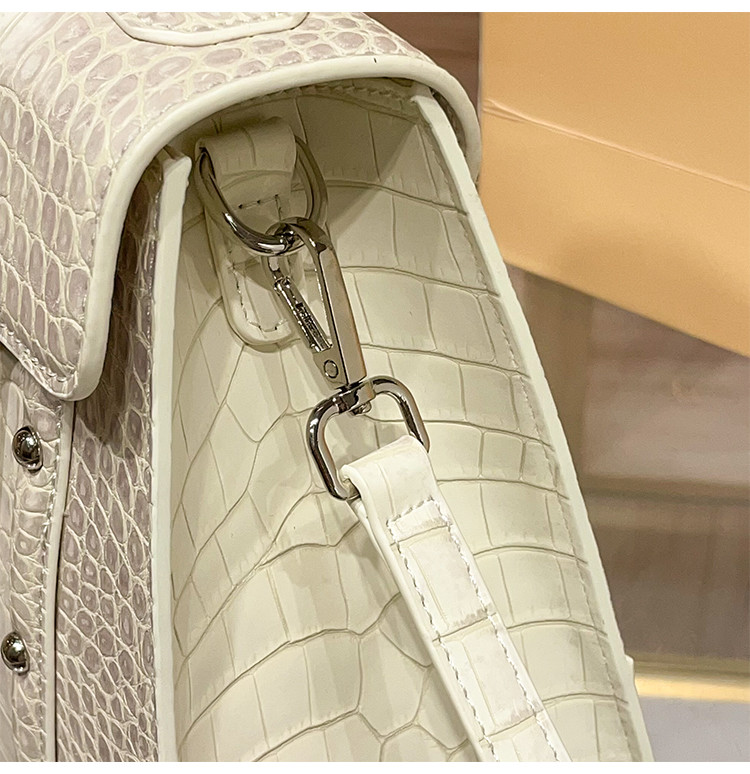 ブランドバッグ2025新モデル大容量本革通勤バッグ高級感ワンショルダーバッグ