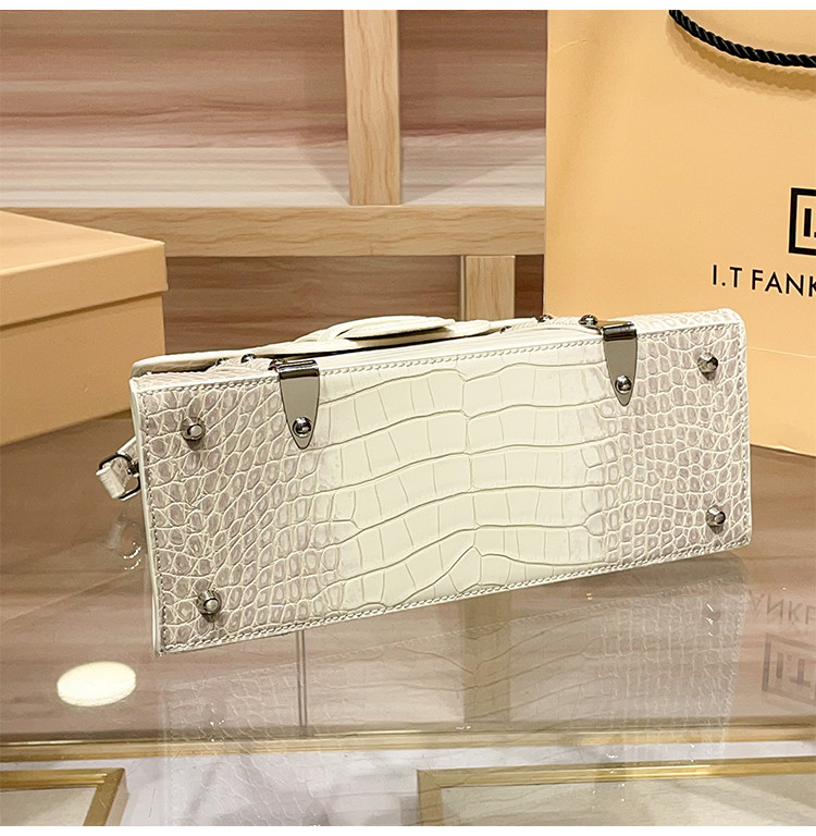 ブランドバッグ2025新モデル大容量本革通勤バッグ高級感ワンショルダーバッグ