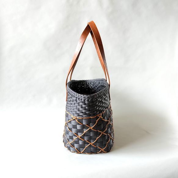 ブラウンステッチの秋冬かごバッグ 6枚目の画像