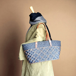 ブラウンステッチの秋冬かごバッグ 1枚目の画像