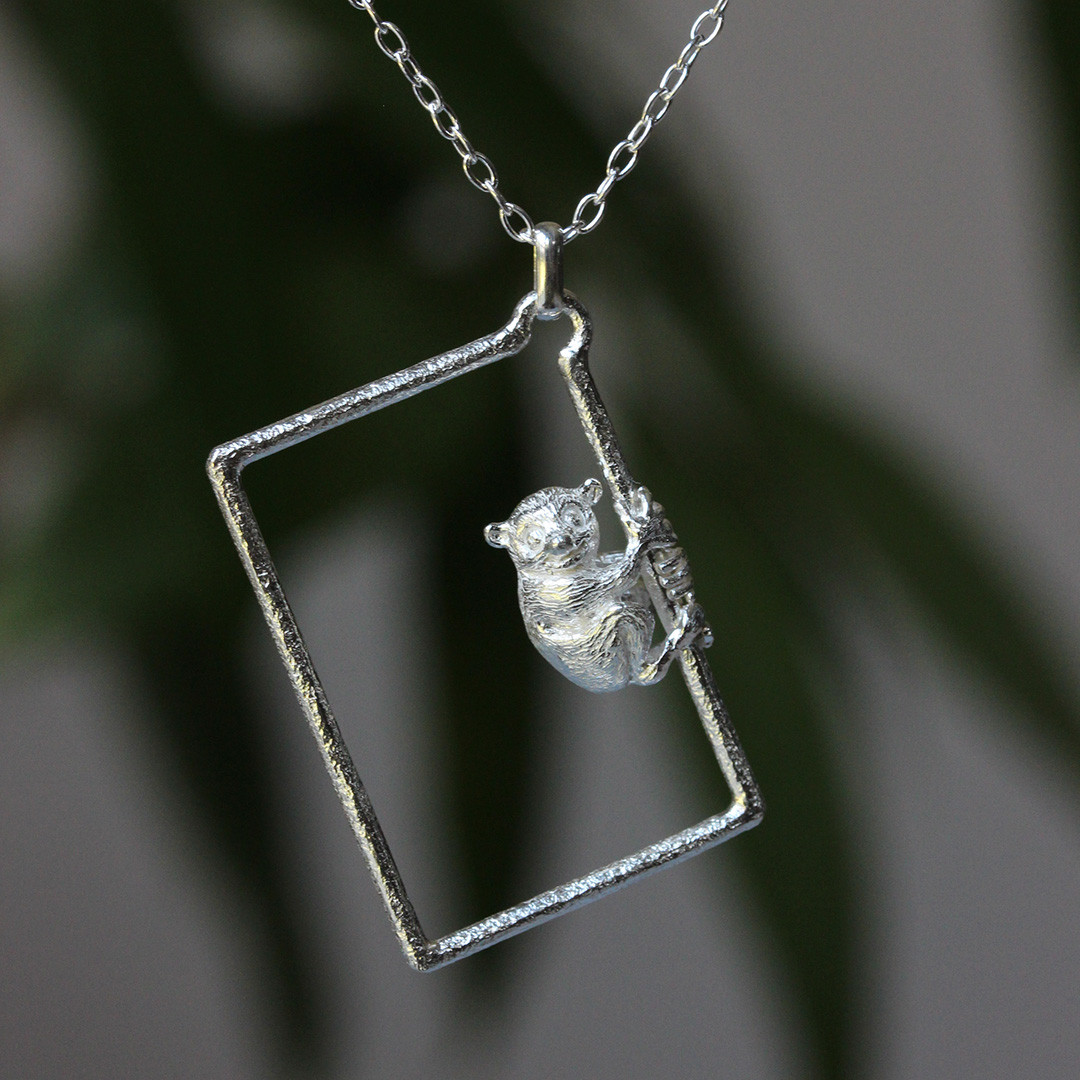 メガネザルのネックレス