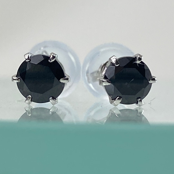 新品未使用】Pt900 天然ブラックダイヤモンド 0.7ct スタッドピアス 