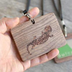 木製員工證件盒，附橫向壓克力窗口[大鯢] 第3張的照片