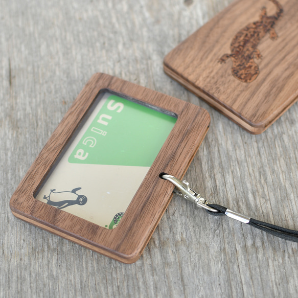 木製員工證件盒，附橫向壓克力窗口[大鯢] 第5張的照片