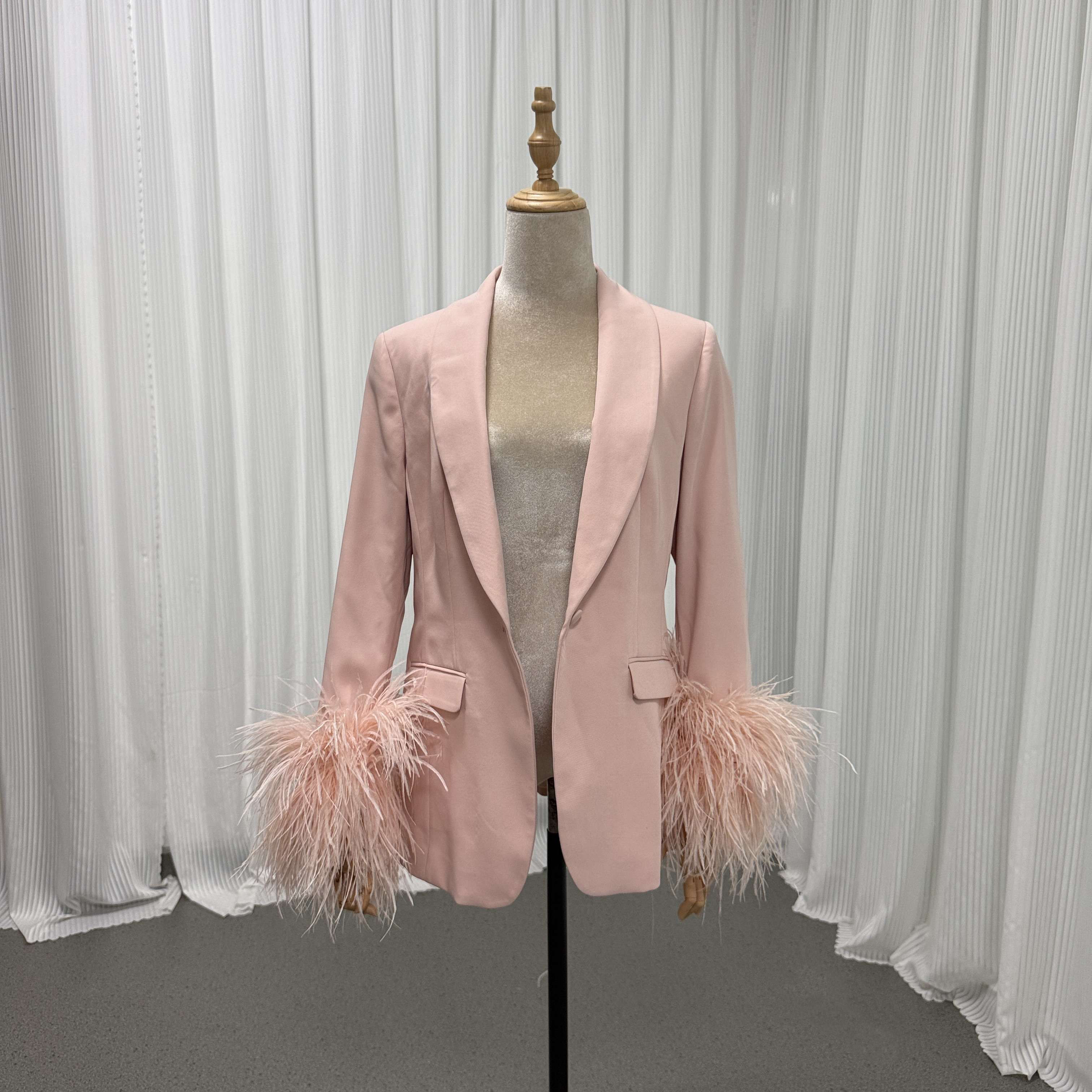 送料無料！ジャケット ピンク フェザー 前撮り 発表会など 裾引き 抜群におしゃれ度が際立つ オーダーメイド