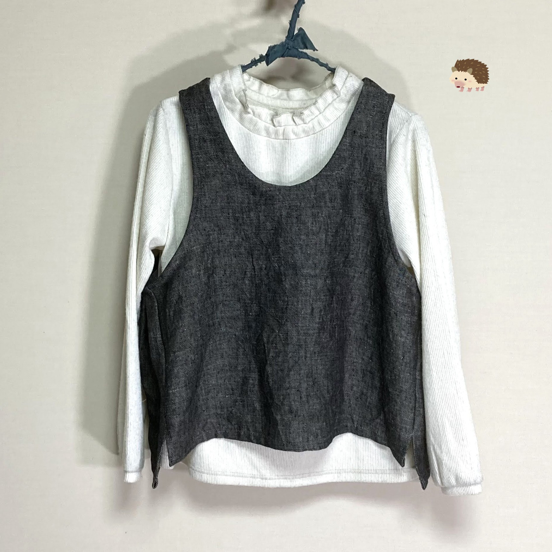 【厚手リネン★デニム調ブラック】リネンのショートベスト◆フリーサイズ（15番手、リネン100％）～ベスト・ジレ～