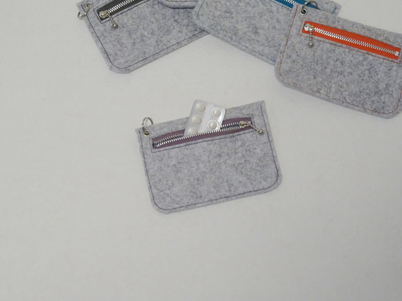 【Creema限定】★送料無料★秋冬のカラフルファスナーが楽しいフェルトポーチ 16枚目の画像
