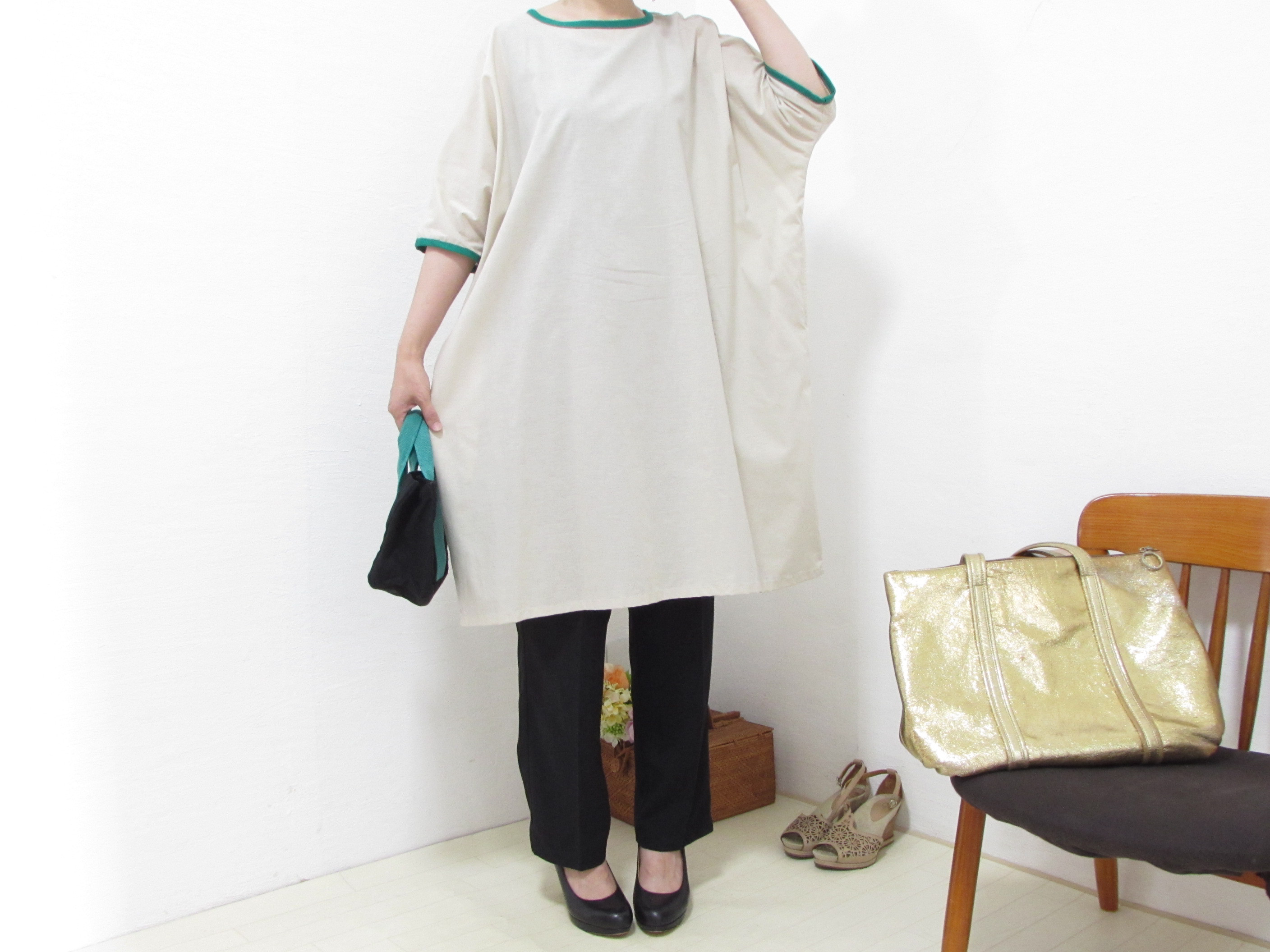 2801やわらかさに包まれるボックスワンピース〜ベージュとグリーンの自然調和〜　コットンリネン