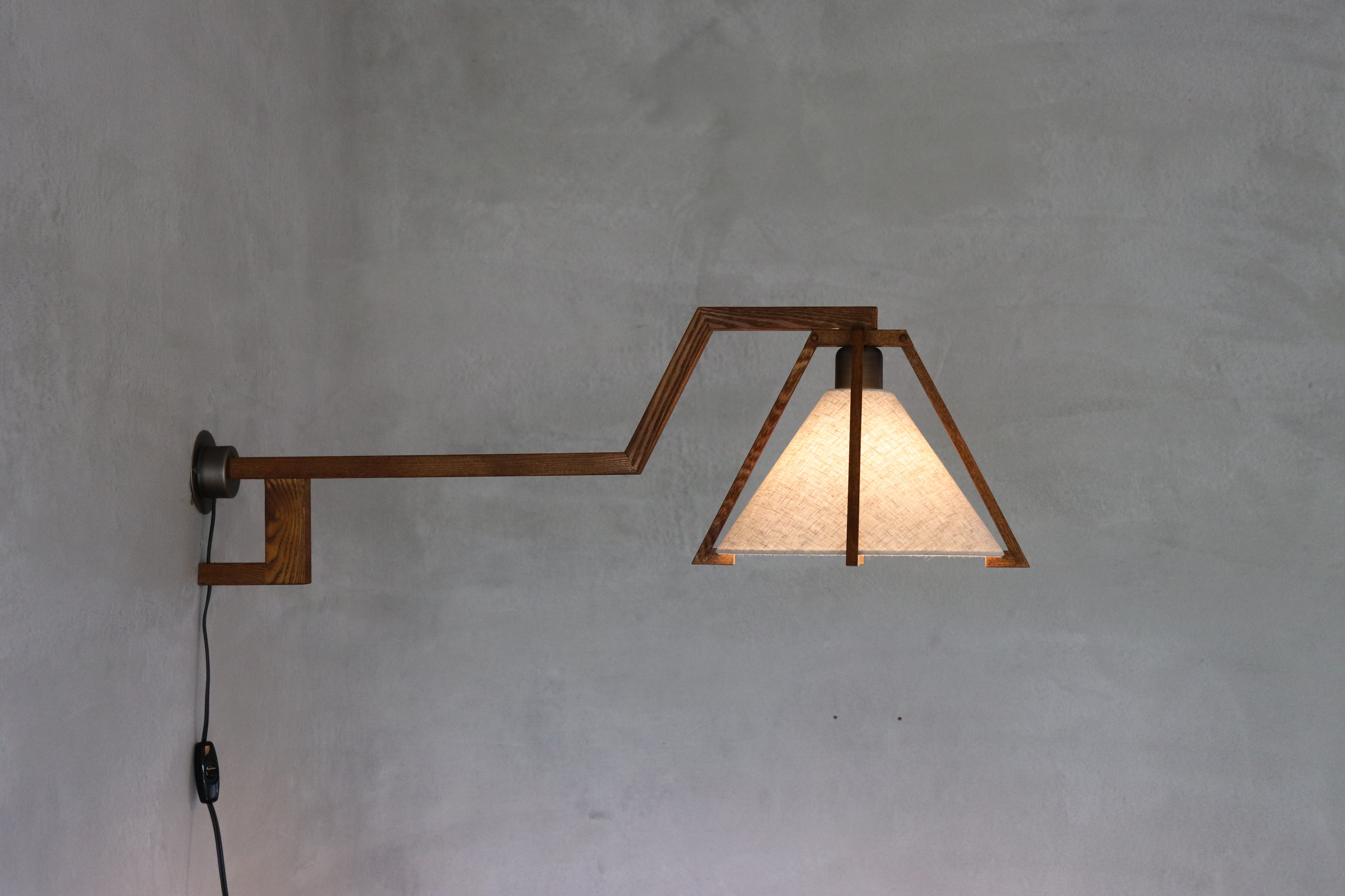 conte ブラケットライト　コンセント　LED 布シェード