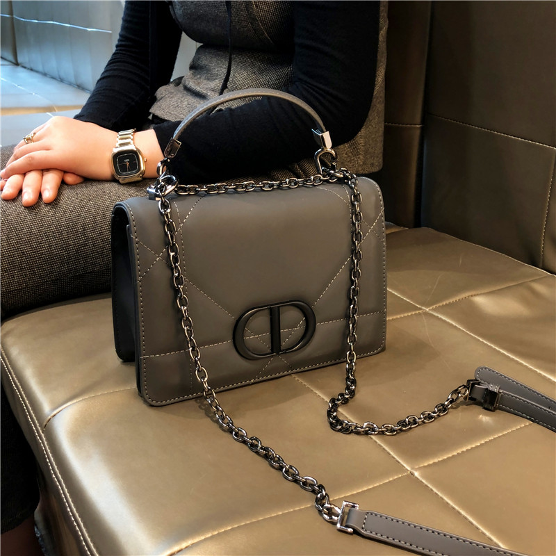 ブランド高級感軽奢小方包2025新モデルチェーンデザイン斜めショルダーバッグショルダーバッグ女