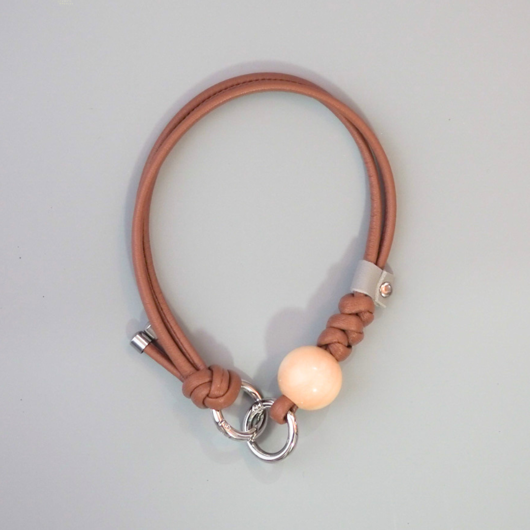 ハンドストラップ　落下防止 スマホストラップ　レザーストラップ　ウッドビーズ　PUレザー　ウッド　手首　落下防止