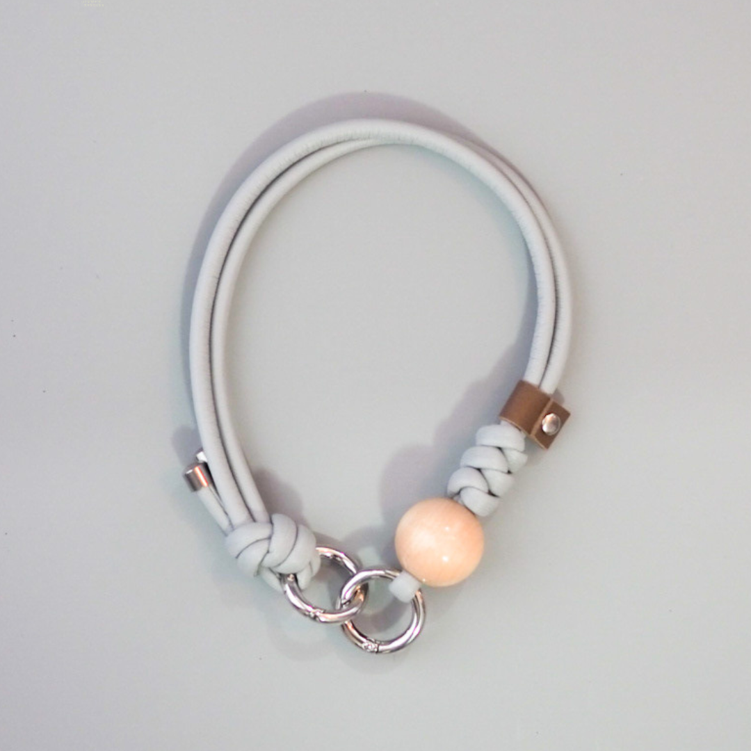 ハンドストラップ　落下防止 スマホストラップ　レザーストラップ　ウッドビーズ　PUレザー　ウッド　手首　落下防止