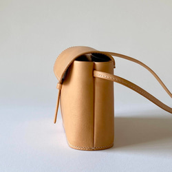 ベルト留めの本革ポシェット（その5）／イタリアンレザー生成りヌメ 6枚目の画像