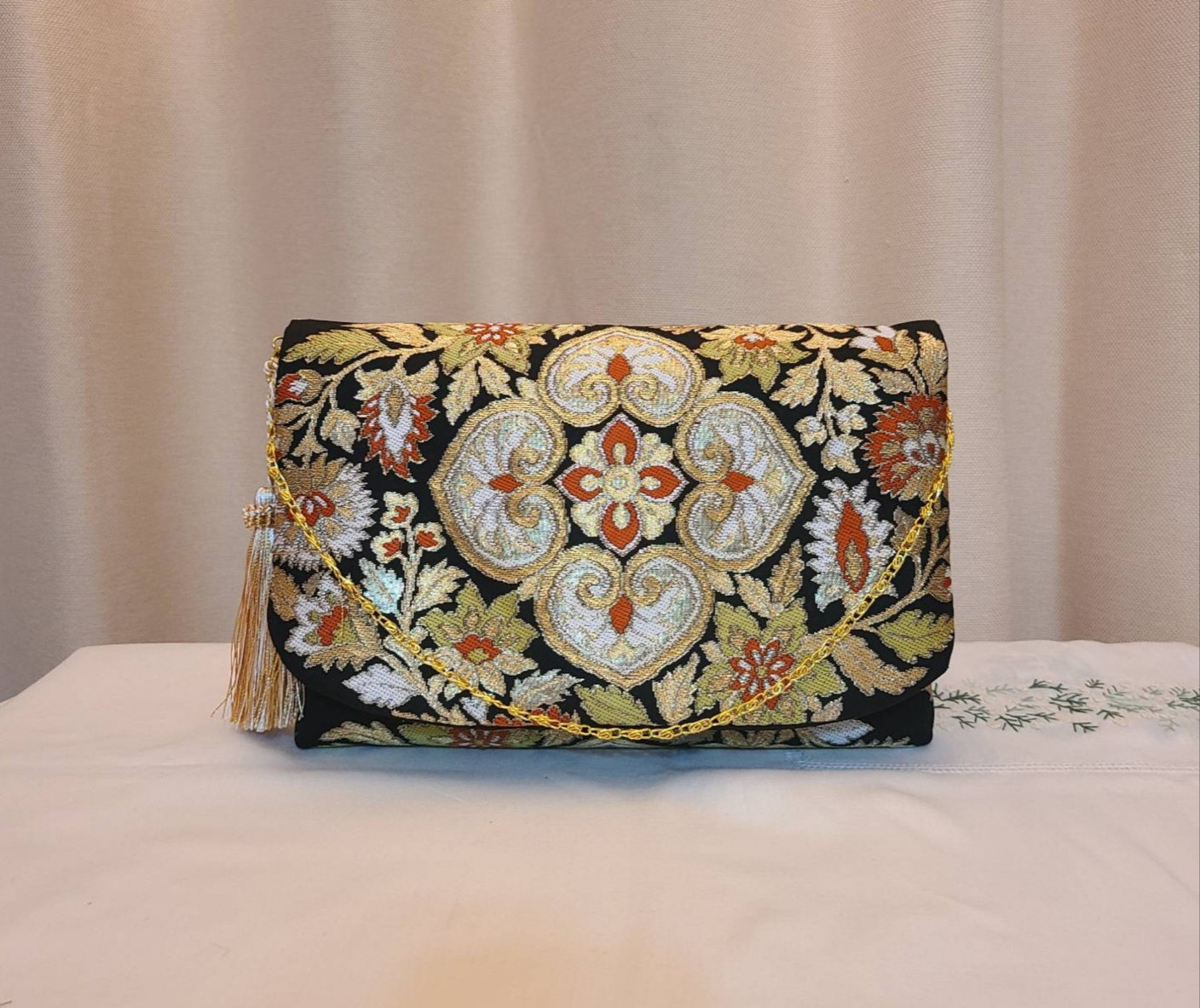 花菱に唐草模様、シルク着物帯の2waysクラッチバッグ