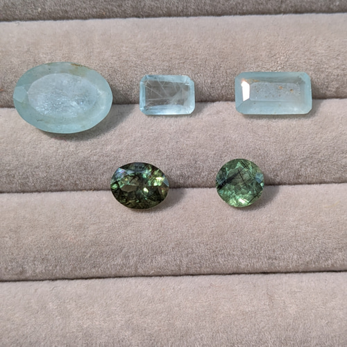 3月誕生石】アクアマリンサンストーン 12×16mm (7.60ct) オーバル